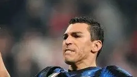 皇马急于充实左后卫阵容；阿诺德转会已无悬念，指日成真。